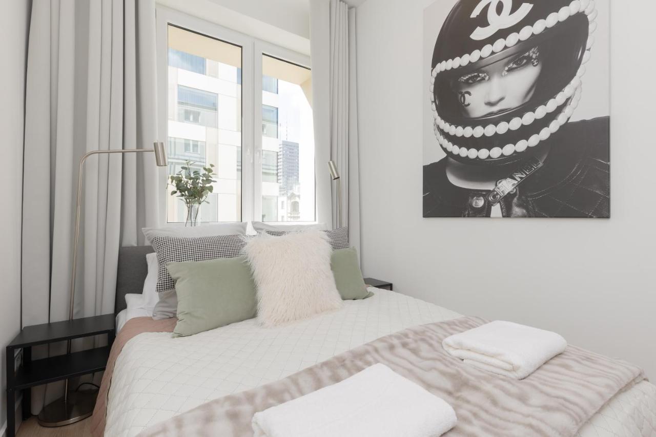 Fashionable City Center Apartment By Noclegi Renters Warszawa Exteriör bild