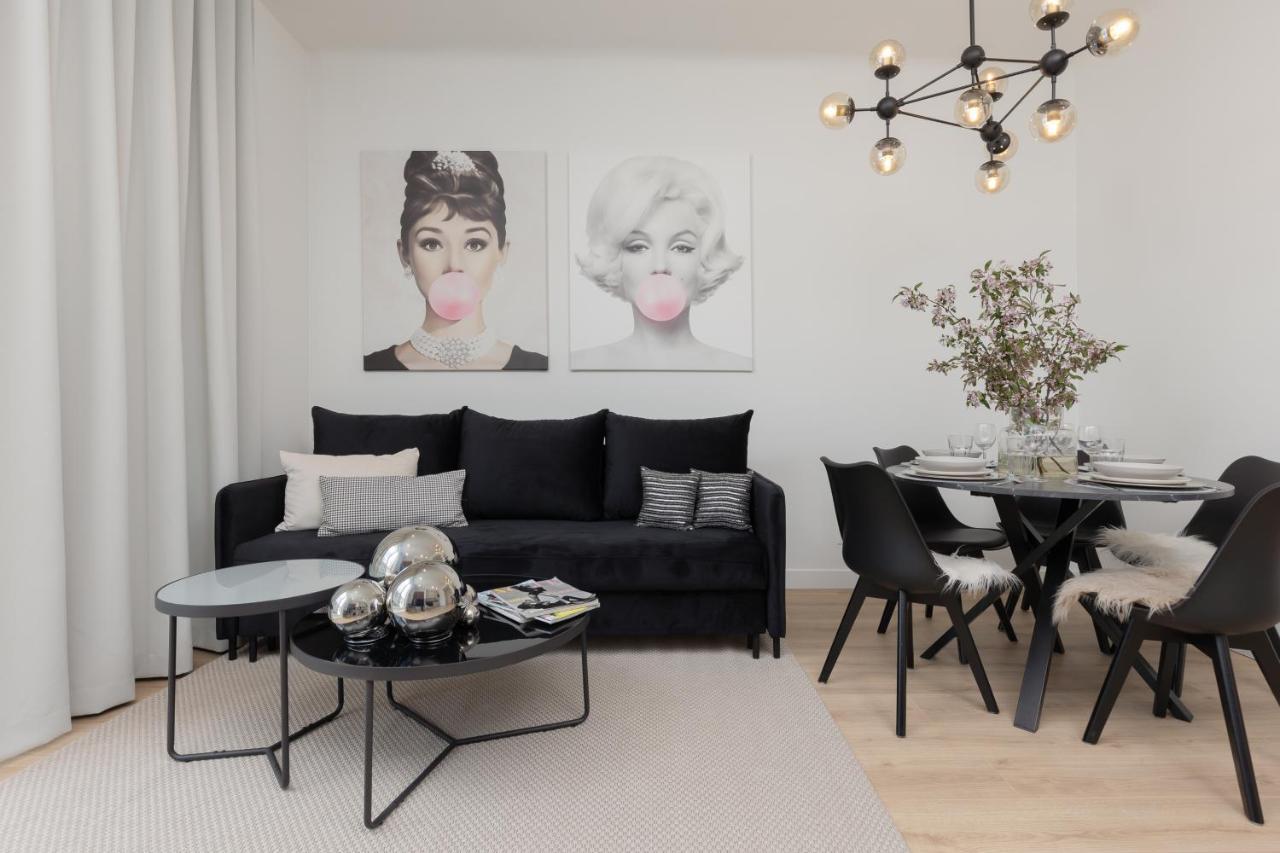 Fashionable City Center Apartment By Noclegi Renters Warszawa Exteriör bild