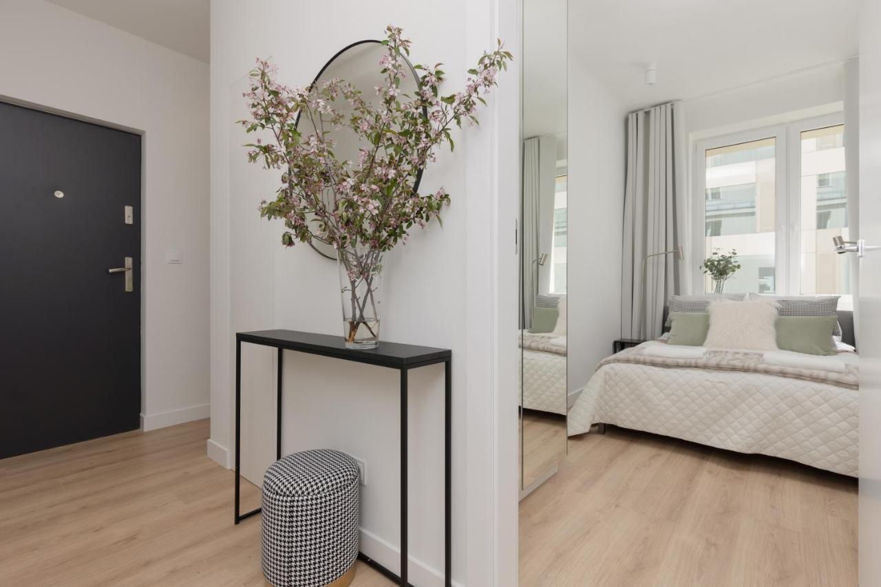 Fashionable City Center Apartment By Noclegi Renters Warszawa Exteriör bild