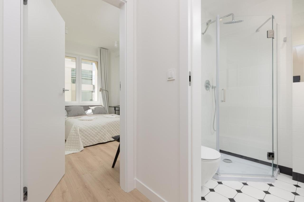 Fashionable City Center Apartment By Noclegi Renters Warszawa Exteriör bild