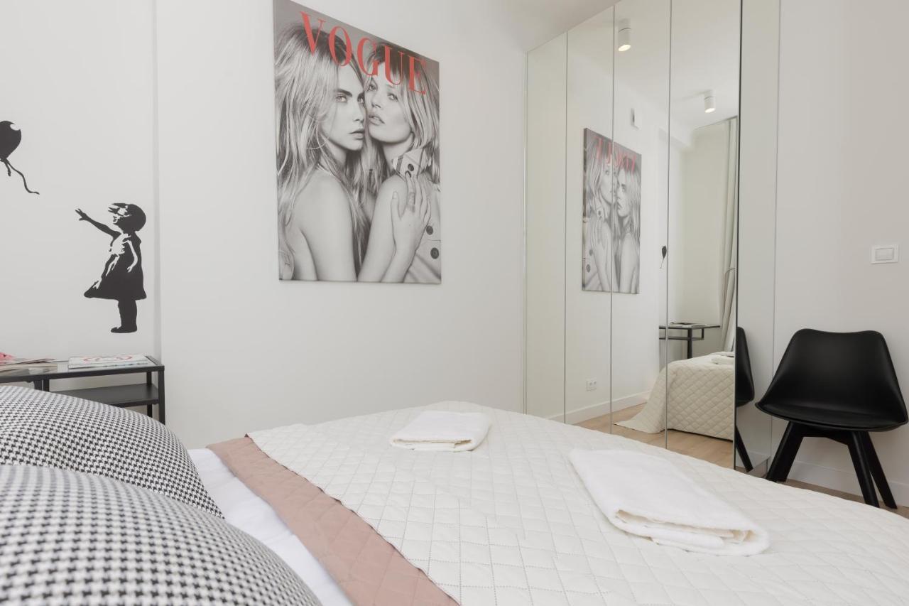 Fashionable City Center Apartment By Noclegi Renters Warszawa Exteriör bild